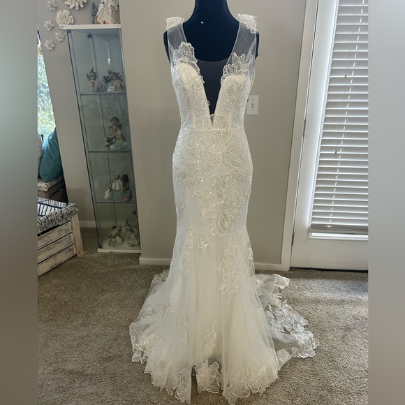 Allure floral mesh bridal gown fit, and flare - Picture 1 of 5